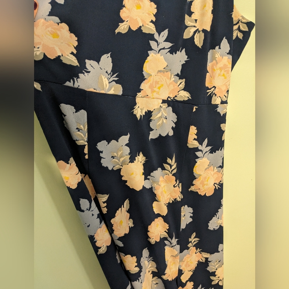 Candie's navy and floral dress - Picture 6 of 10
